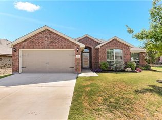 1521 Carol Dr, White Settlement, TX 76108