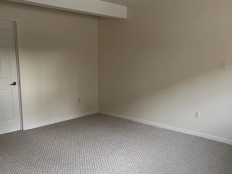 490 Veterans Dr #9 — Photo 17