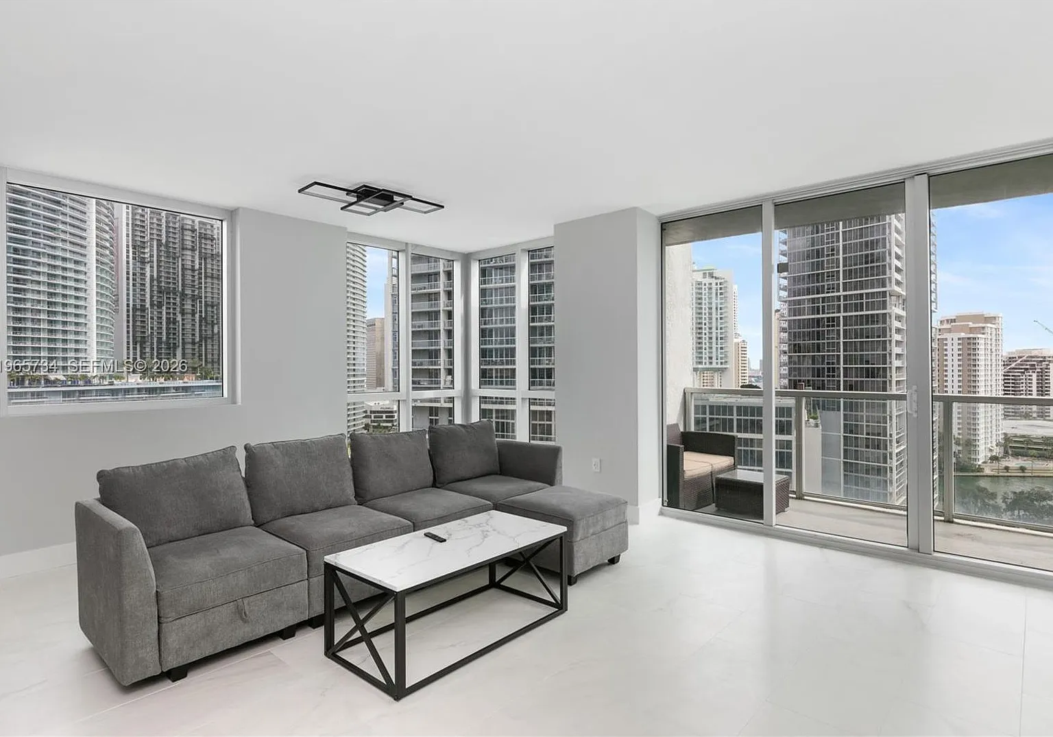 500 Brickell Avenue 1801, Miami, FL 33131 — Photo 3