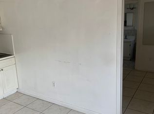 411 W 40th Pl, Hialeah, FL 33012