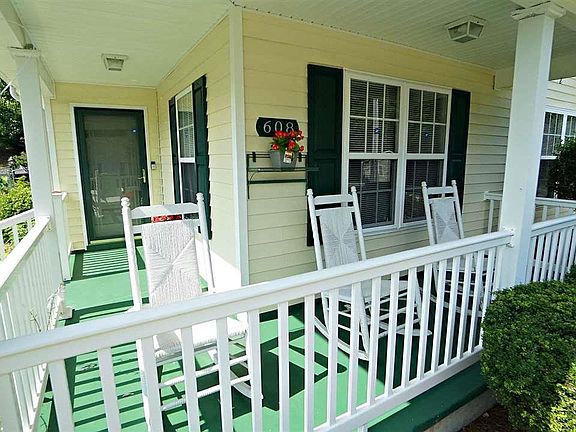 3rd image of 608 Ruskins Ave