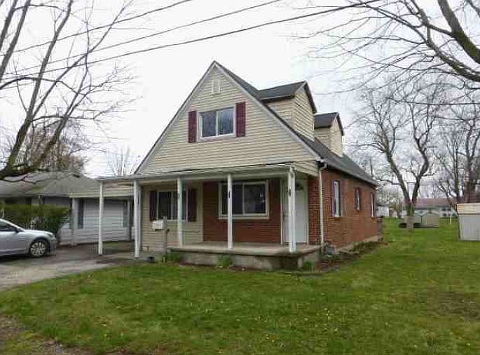 1st image of 30 Marilyn Ave