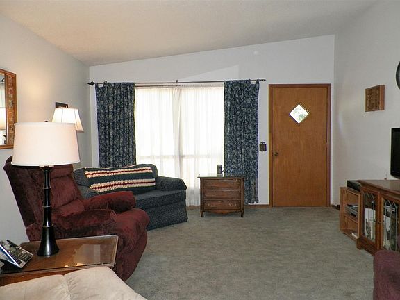 3rd image of 531 N Meeds Dr