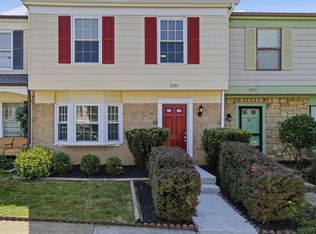 2239 Monaghan Dr, Herndon, VA 20170