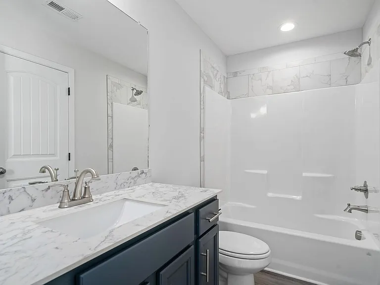 401 Victory Rd — Photo 6