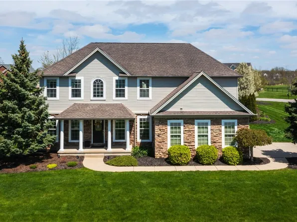 3875 Wildwing Dr, North Tonawanda, NY 14120