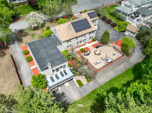 24 Waldo St, Dracut, MA 01826