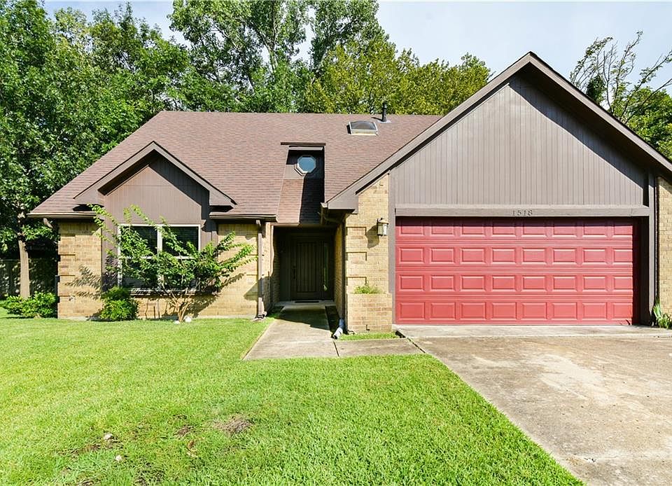 1st image of 1518 Knob Hill Dr