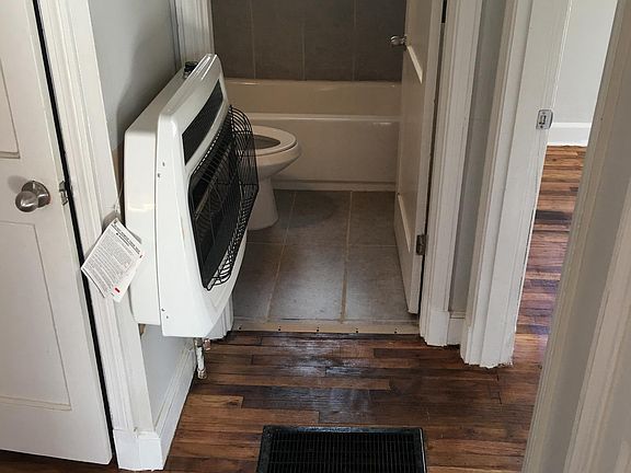 2nd image of 3716 Hazelwood Ave