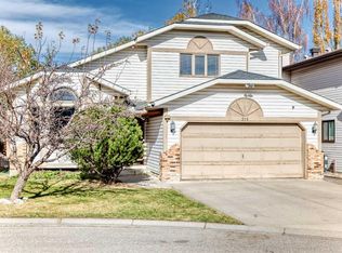 315 N Wood Valley Bay SW, Calgary, AB T2W 5Y5