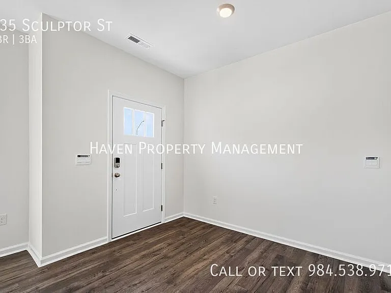 935 Sculptor St — Photo 3