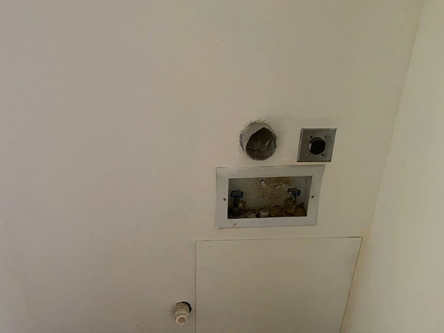 Welcome to our cozy 2-bedroom, 1-bathroom apartment located in the heart of Wormleysburg, PA — Photo 3