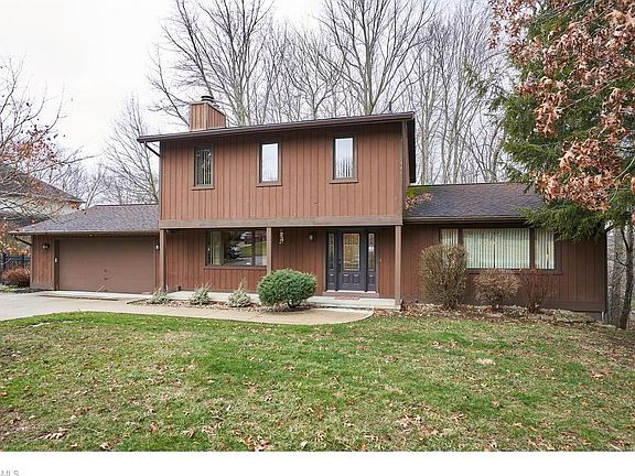 3rd image of 394 Silver Ridge Dr