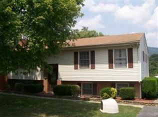 5531 Scenery Dr, Salem, VA 24153