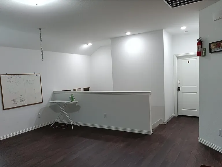 505 Virginia Way — Photo 5