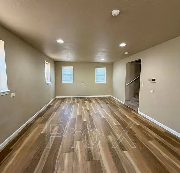 2226 S Moffet Ave — Photo 14