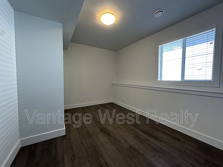 889B Mount Ida Dr — Photo 13