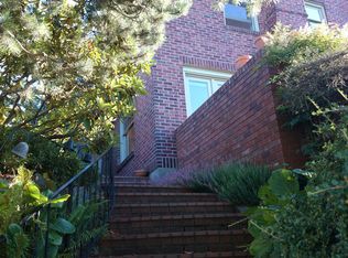 508 W Kinnear Pl, Seattle, WA 98119