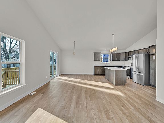 3rd image of 4009 34th Ave #4133-34