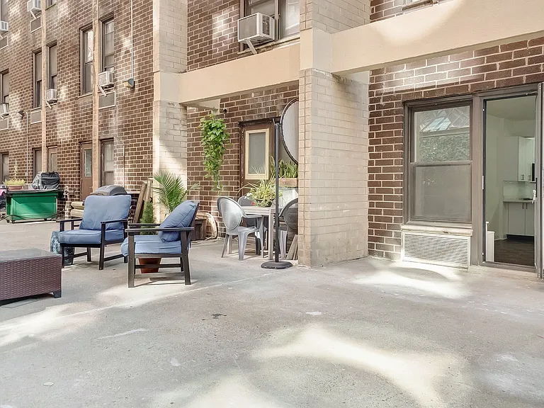 235 W 22nd St #2Y — Photo 1