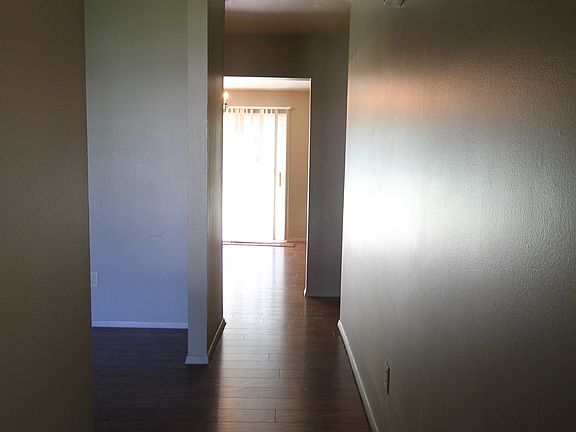 4th image of 1434 Smithfield Ave