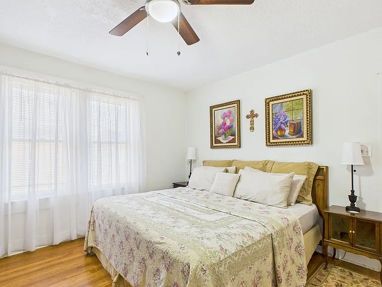 206 N Edison St — Photo 19