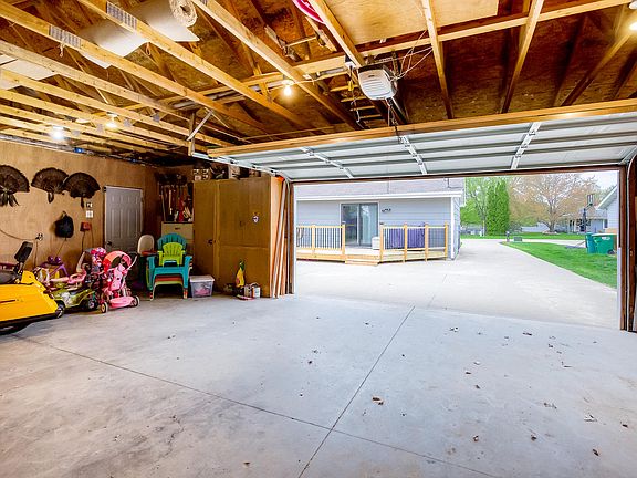 4th image of 402 N 15th St