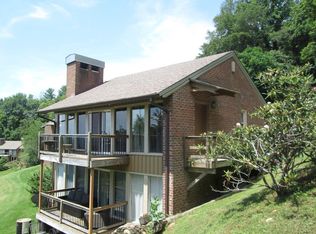 80 Doe Highlands Dr, Hillsville, VA