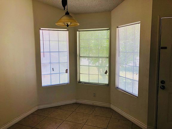 4th image of 5141 Essex Dr