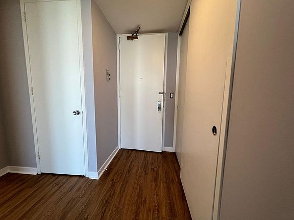 5th image of 2628 N Lakeview Ave #2405