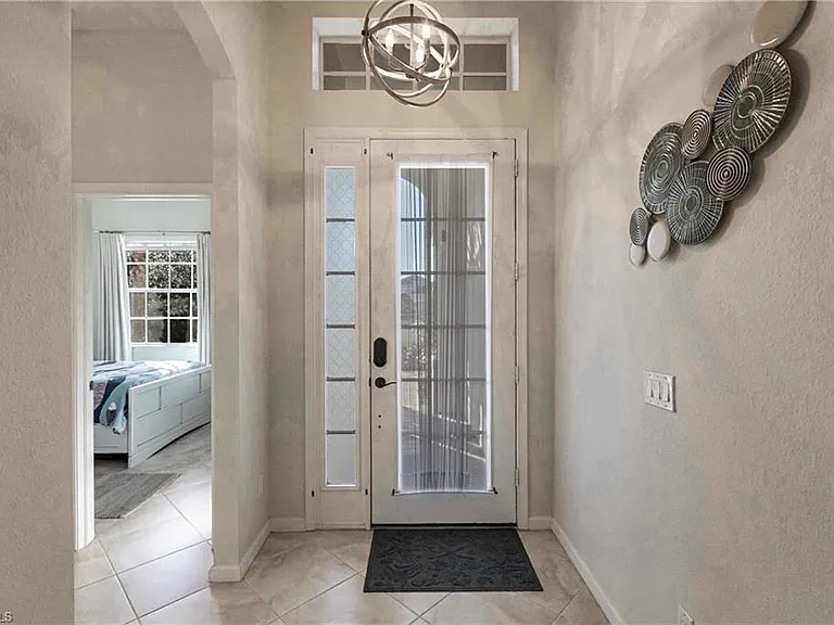 3920 Lakeview Isle Ct — Photo 5