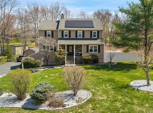19 Peachtree Drive, Cortlandt Manor, NY 10567