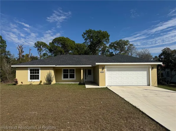 2816 King Dr, Sebring, FL 33870