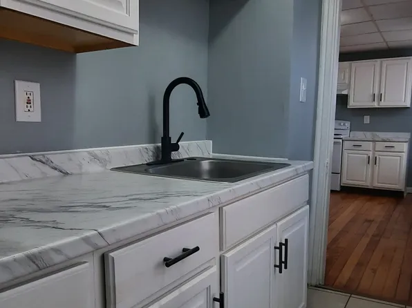 47 Everard St, Worcester, MA 01605