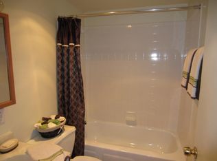 807 Ridge Dr, Dekalb, IL 60115