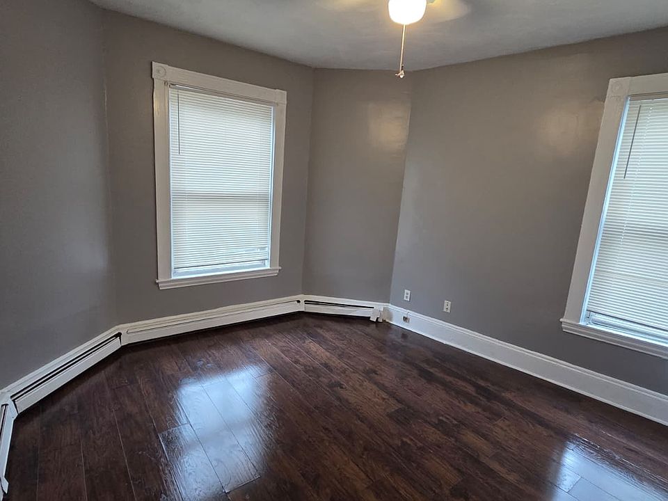 1st image of 59 Cushing Ave APT 1