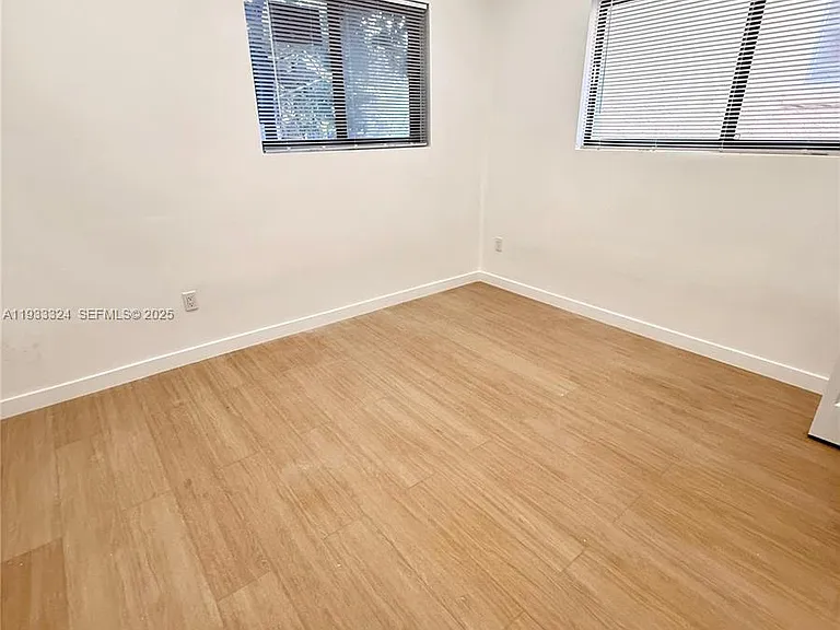 125 SW 19th Ave #2 — Photo 6