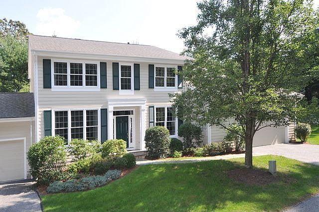 1st image of 113 Stonewood Ln #113