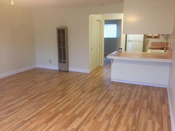 5th image of 665 Iris Ave APT 9