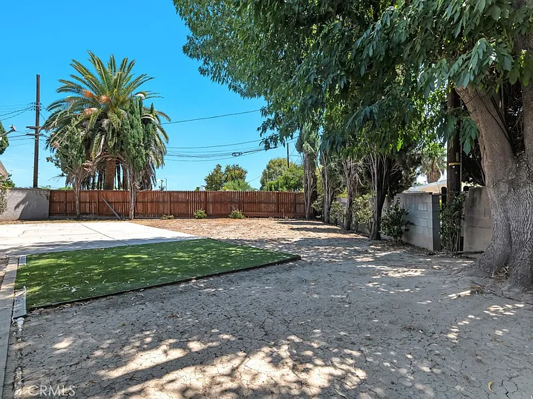 6650 Jumilla Ave — Photo 27