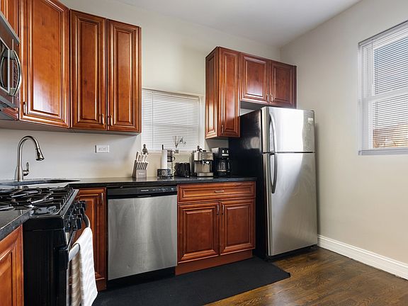 3rd image of 6147 S Eberhart Ave #2