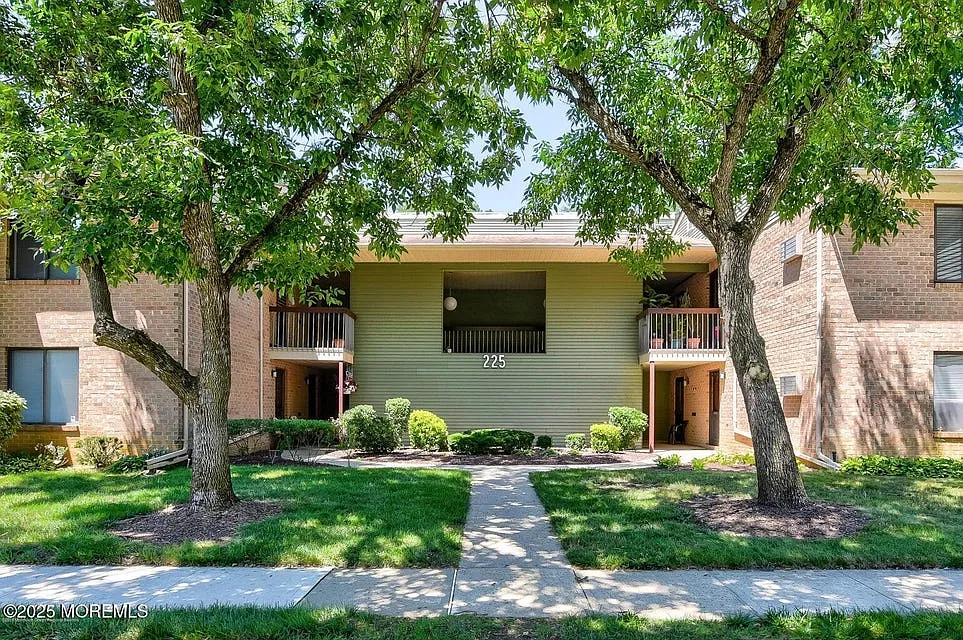 225 Medford Ct Unit C photo 1