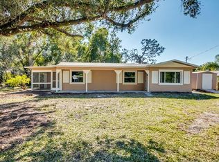 713 Queens Dr, North Fort Myers, FL 33903