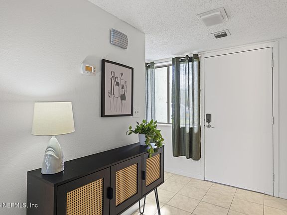 4th image of 7 COVE Road