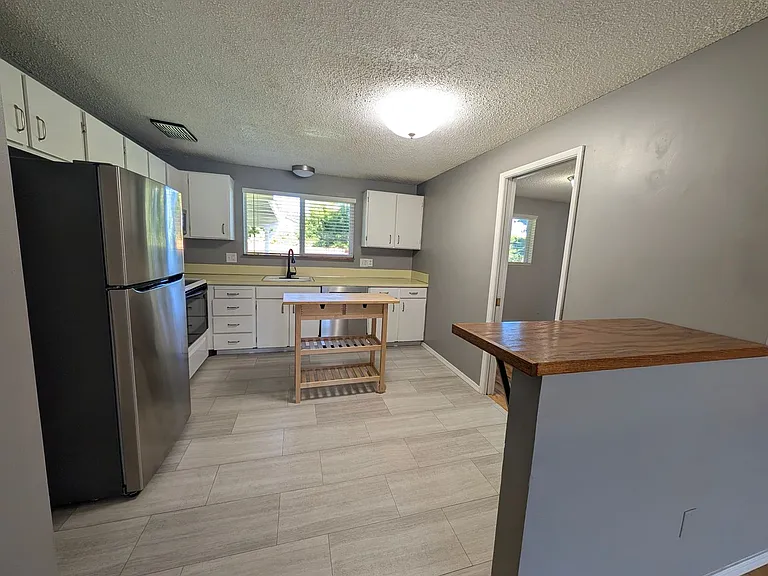 3806 Pineneedle Dr NE — Photo 5