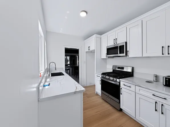 940 Everett St #1, Los Angeles, CA 90026