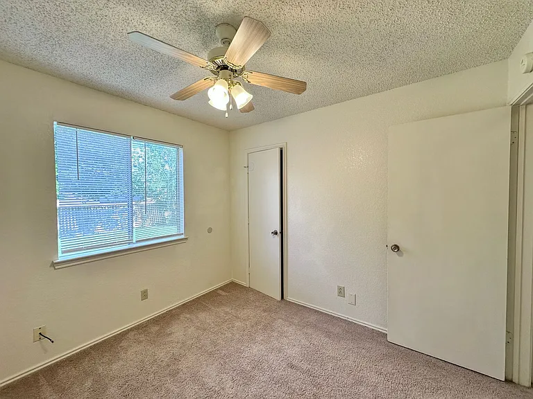 2312 Silverhill Dr — Photo 16