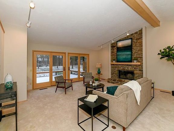2nd image of 21875 Meadows Edge Ln