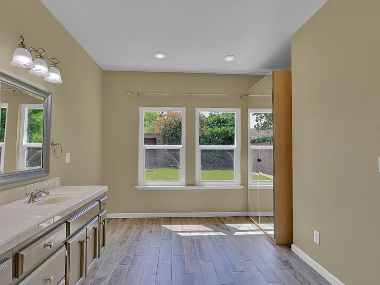 722 Mariner Loop — Photo 25
