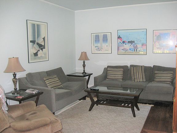 3rd image of 16 Voorheesville Ave